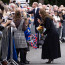 Sladký moment, kdy princezna z Walesu vybrala z davu holčičku, ať s ní vzdá hold královně: Dívenka se štěstím rozplakala