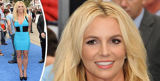 Půvabná maminka! Britney Spears na premiéře Šmoulů po boku svých rozverných synů neskutečně omládla