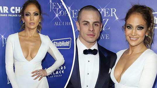 Jennifer Lopez v Las Vegas oblékla šaty s obrovským výstřihem.