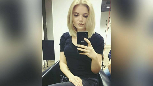 Veronika Stýblová zkrátila vlasy.