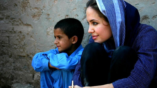 Angelina Jolie se za svou dlouholetou humanitární angažovanost dočká prestižního ocenění. 