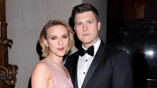Scarlett Johansson a Colin Jost se stali rodiči. 