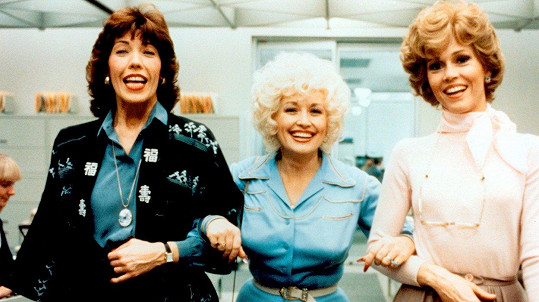 Lily Tomlin, Dolly Parton a Jane Fonda (zleva) ve filmu Od devíti do pěti