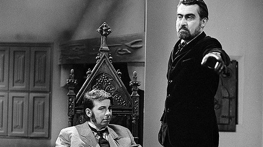 Jan Schánilec (vlevo) a Ilja Racek ve filmu Hrabě Drakula (1970)