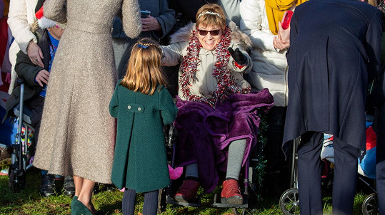 Princezna Charlotte s vozíčkářkou Gemmou v Sandringhamu