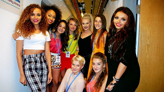 Holky z 5Angels s kolegyněmi z Little Mix