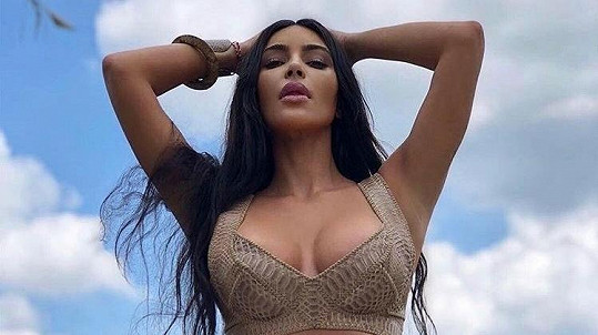 Kim Kardashian zapózovala na Bali. 