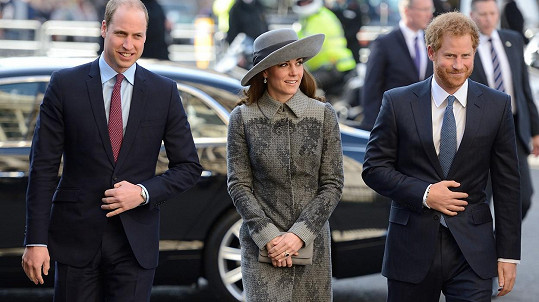 Princ William s manželkou Kate a bratrem Harrym (2016)