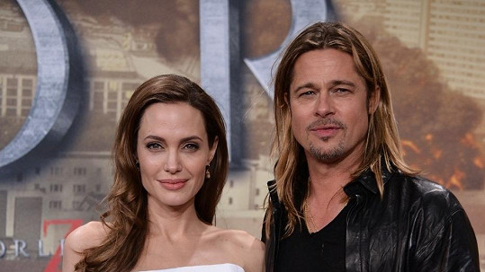 Angelina Jolie a Brad Pitt touží nadále rozšiřovat svou už tak početnou rodinu. 