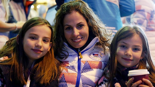 Kateřina Baďurová se svými krásnými dcerkami Ellen a Nikolet.