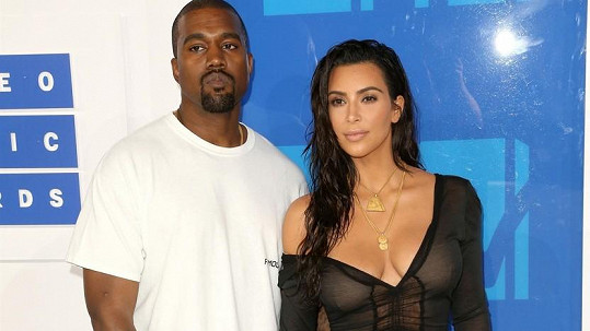 Kim Kardashian a Kanye West se rozvádějí.