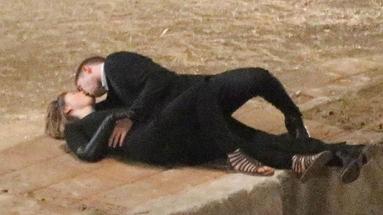 Robert Pattinson během vášnivé scény z nového filmu.