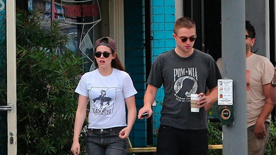 Kristen a Robert na nedávné procházce v Los Feliz.