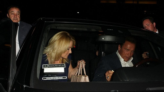 Arnold Schwarzenegger byl zachycen s Heather už v březnu. 