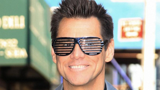 Jim Carrey v nevšedních brýlích.