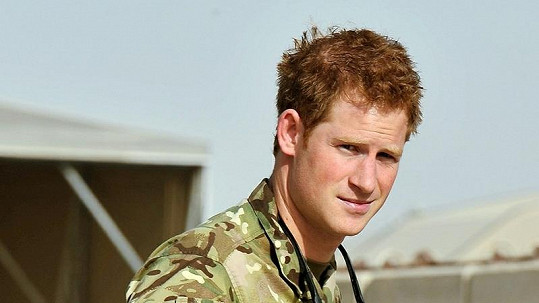 Princ Harry na základně v Afghánistánu.