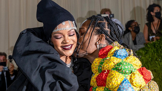 Rihanna a A$AP Rocky se těší na prvního potomka.