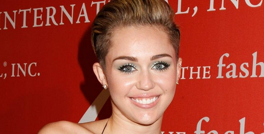Miley Cyrus prožívá po rozchodu s Liamem Hemsworthem nejšťastnější období života