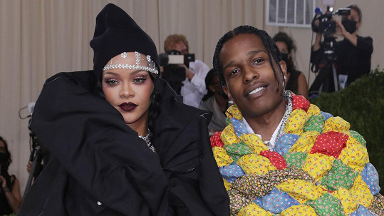 Rihanna a A$AP Rocky čekají prvního potomka. 