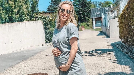 Katarína Jakeš Štumpfová už je maminkou.