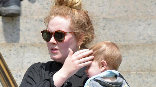 Adele se nehodlá se svým otcem setkat. Obměkčí ji nakonec jeho nemoc?