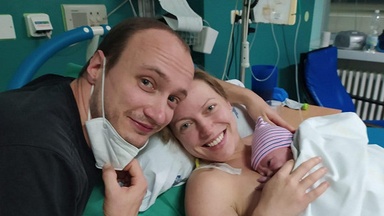 Markéta Pešková s manželem a novorozeným synem