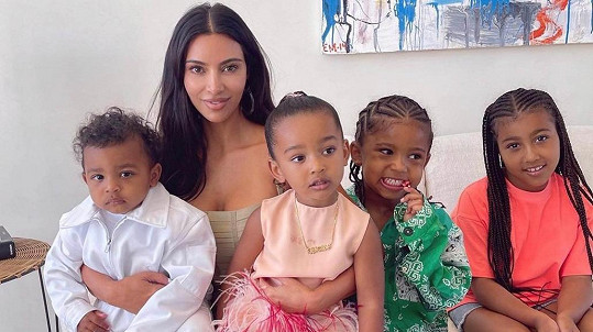 Kim Kardashian s dětmi 