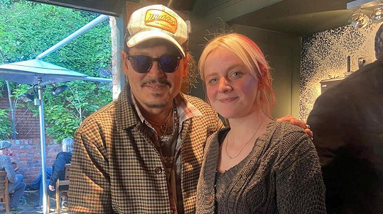 Johnny Depp s fanynkou Lauren Whittington
