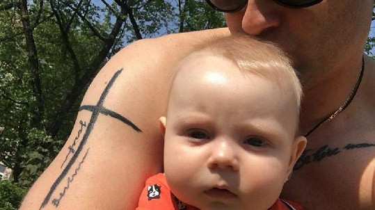 Marek Dědík si nechal udělat nové tetování se jménem svého syna.