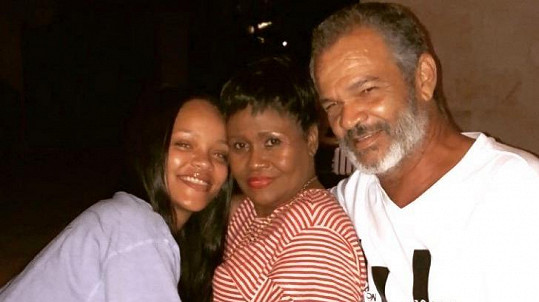 Rihanna navštívila rodiče na Barbadosu. 