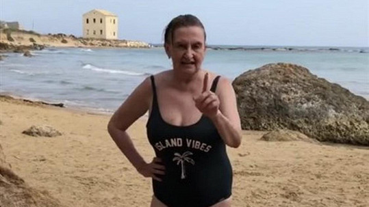 Eva Holubová si užívá dovolenou na Sicílii.