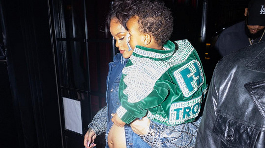 Rihanna a její syn v Paříži