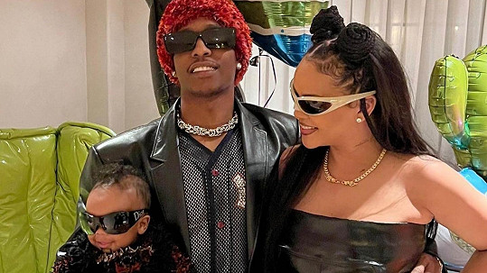 Rihanna se svým synem a partnerem ASAP Rockym
