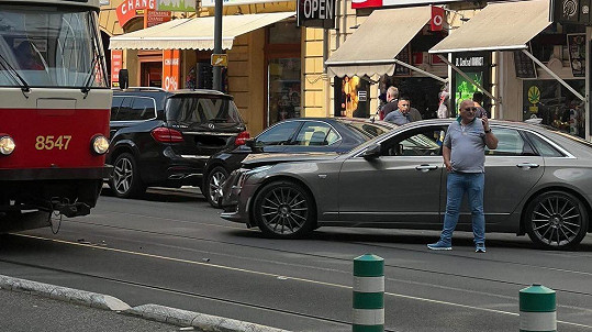 Michal David měl nehodu v centru Prahy. 