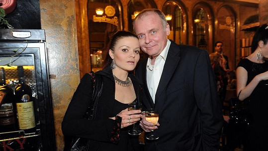Igor Bareš s manželkou Antonií Talackovou.