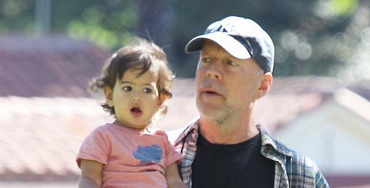 Z drsňáka je vzorný taťka: Bruce Willis si užívá sladkou roční dcerku Mabel