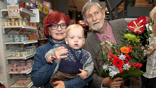 Jana Synková a Jan Schmid s vnukem Hugem
