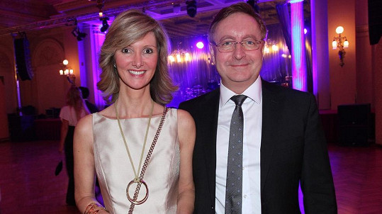 Současný ministr zdravotnictví Petr Arenberger s manželkou Monikou