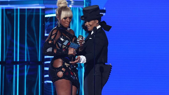Mary J Blige a Janet Jackson během udílení Billboard Awards