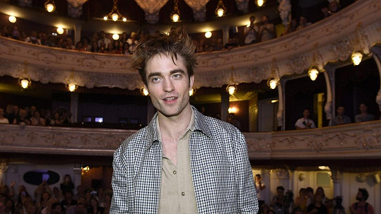 Robert Pattinson v Městském divadle v Karlových Varech