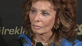 Sophia Loren odpovídá na otázky Super.cz