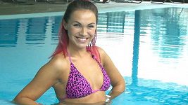 Kamila Nývltová v bazénu