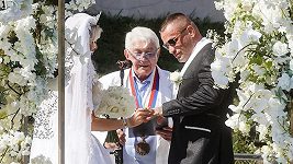 Karlos Vémola se oženil