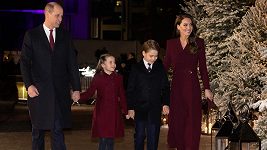Kate a William dorazili na vánoční mši do Westminsterského opatství